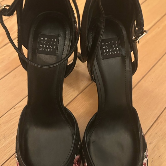 White House Black Market Heels, Size 9M - Picture 8 of 8